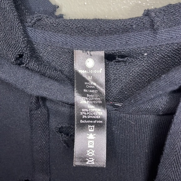 🤑 3/10 - Black distressed hoodie / never worn - Picture 3 of 6